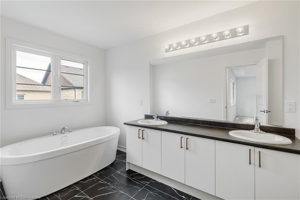 8 Daisy Street Property Photo 26