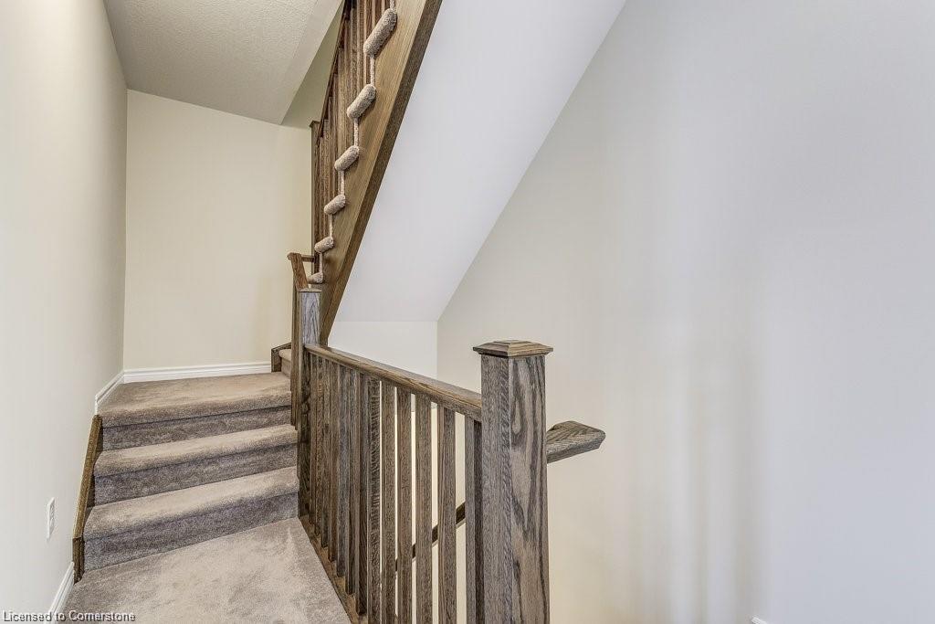 16 Hiscott Drive Property Photo 8