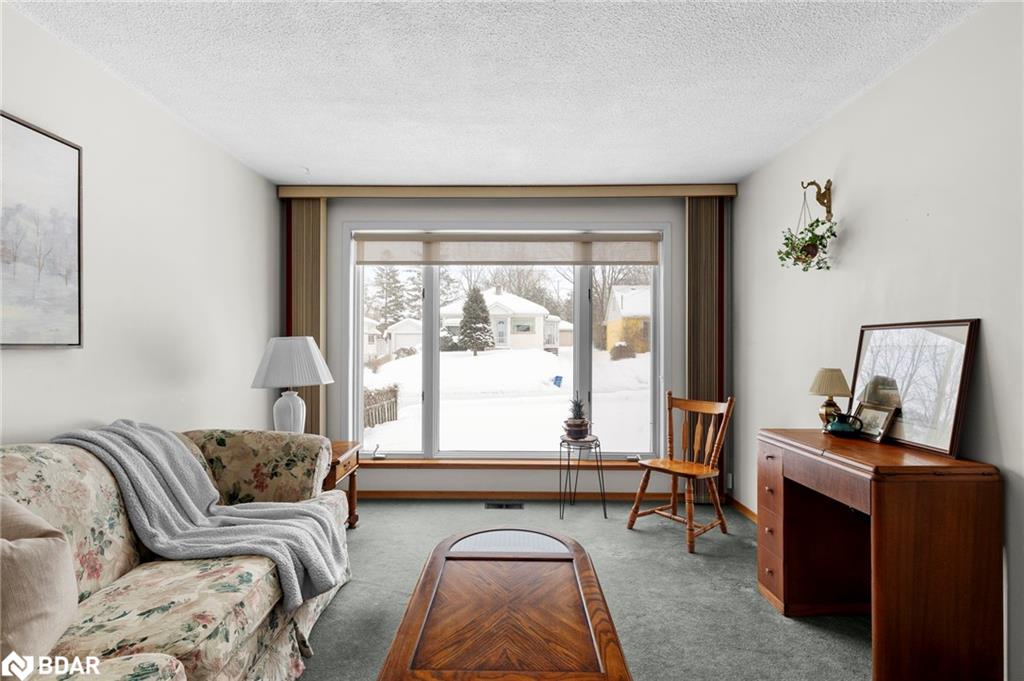 28 Adelaide Street Property Photo 4