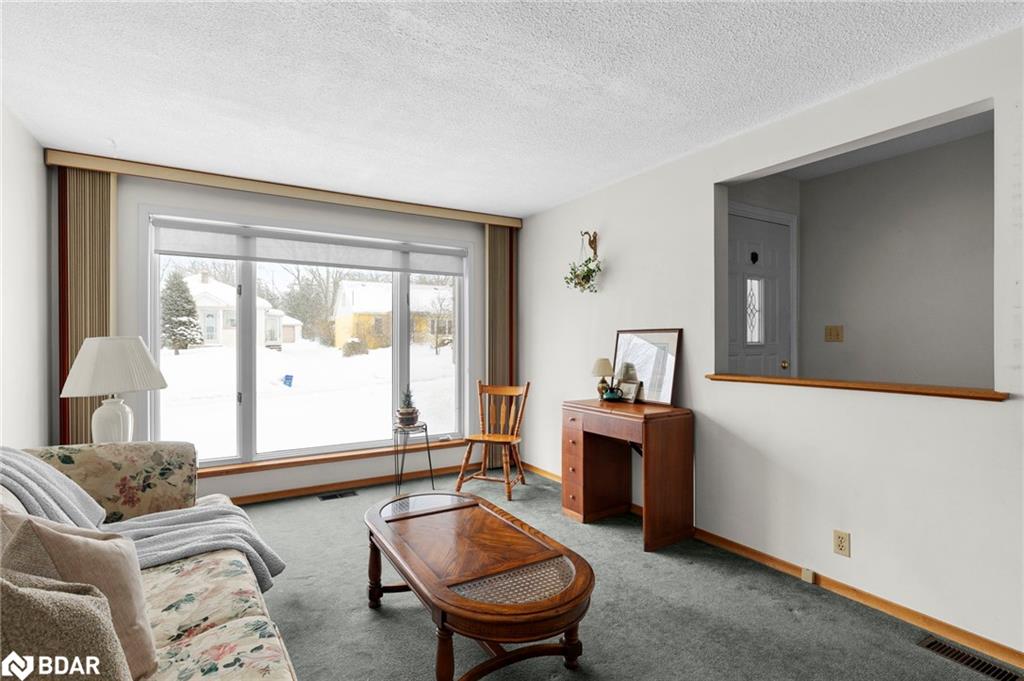 28 Adelaide Street Property Photo 8