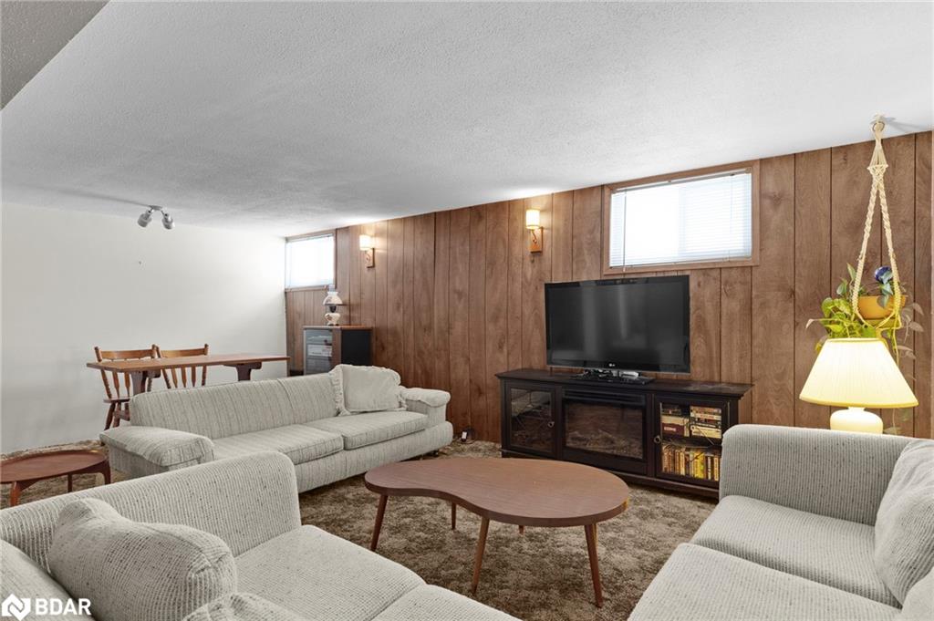 28 Adelaide Street Property Photo 18
