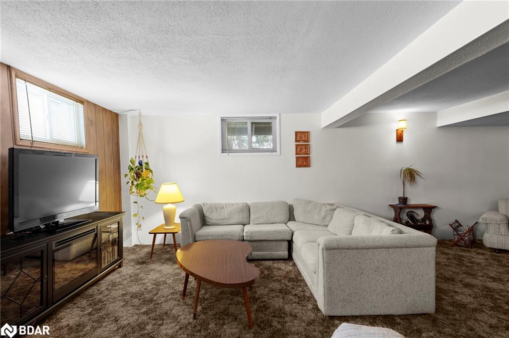 28 Adelaide Street Property Photo 19