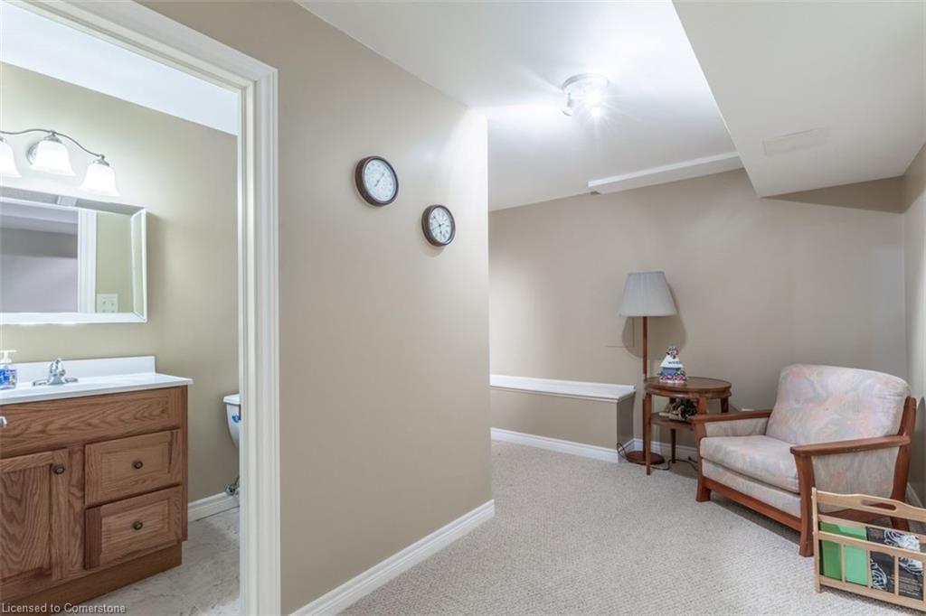 11-243 Fennell Avenue E Property Photo 23