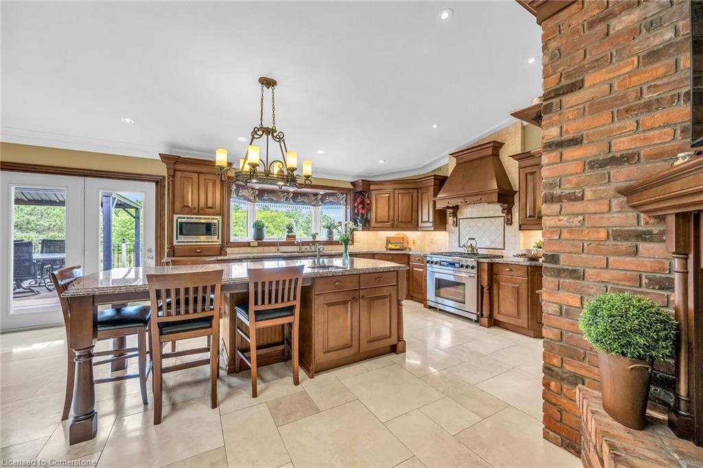 32 Haldimand Trail Property Photo 6