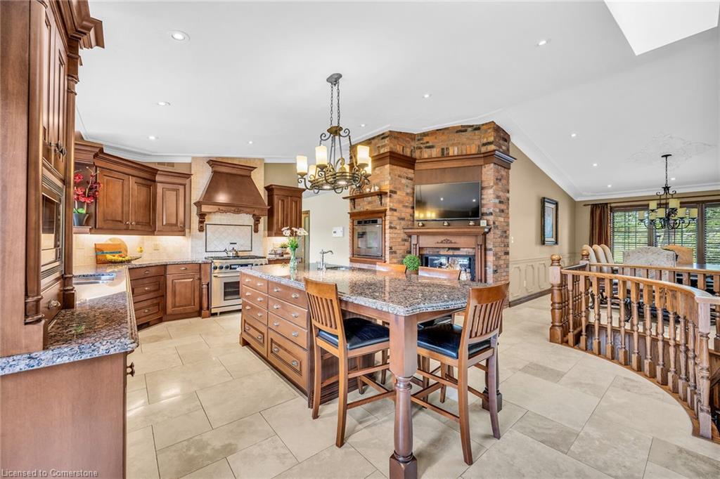 32 Haldimand Trail Property Photo 7