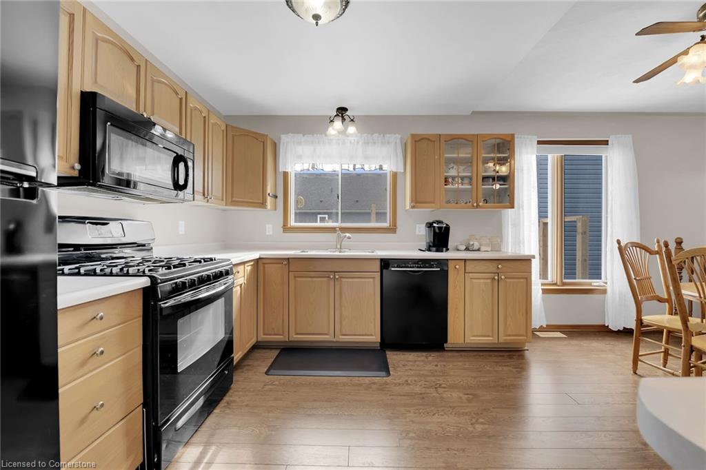 145 Cross Street E Property Photo 11