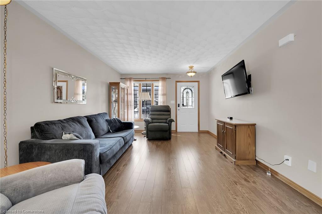 145 Cross Street E Property Photo 15