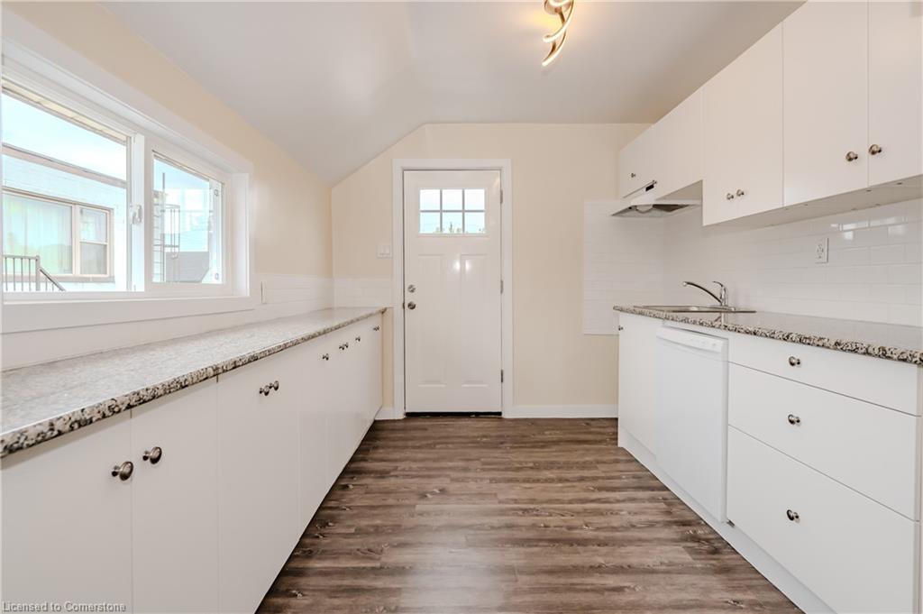 73 Albany Avenue Property Photo 5