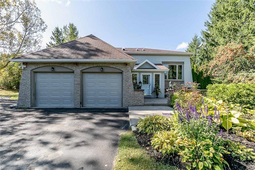 8 Hilltop Crescent Property Photo 2