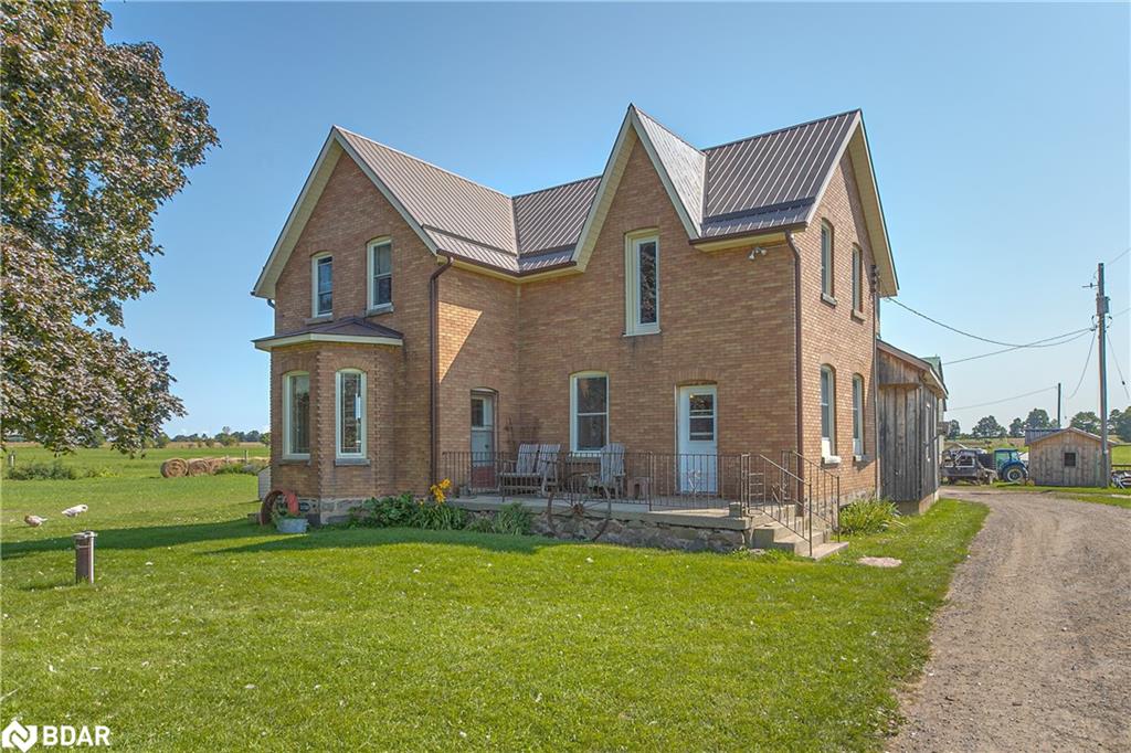 6409 10th Line Property Photo 2