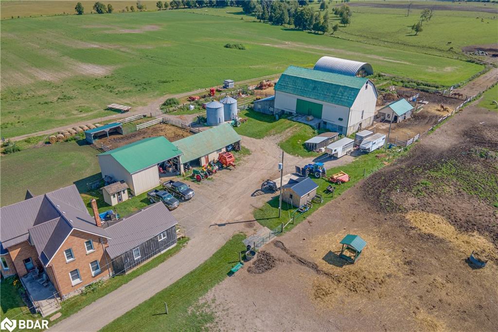 6409 10th Line Property Photo 4