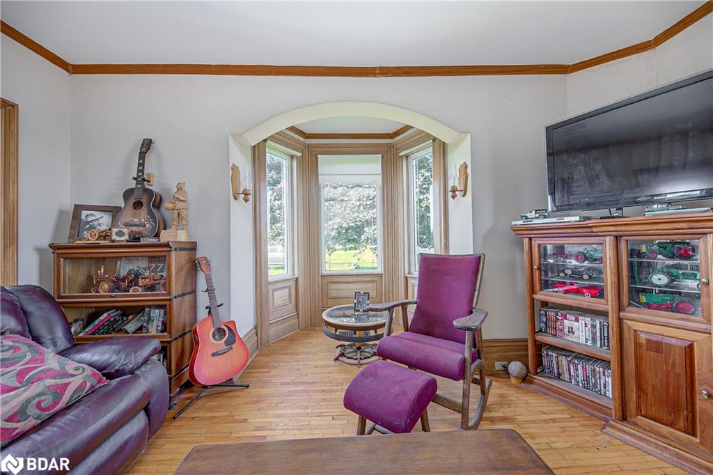 6409 10th Line Property Photo 14