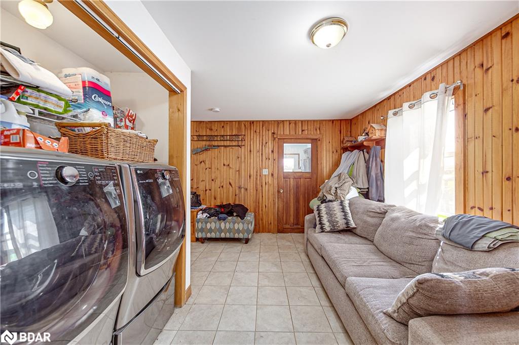 6409 10th Line Property Photo 15