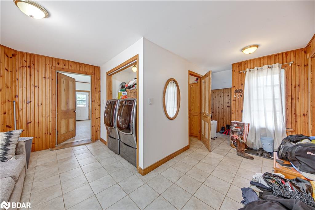 6409 10th Line Property Photo 16