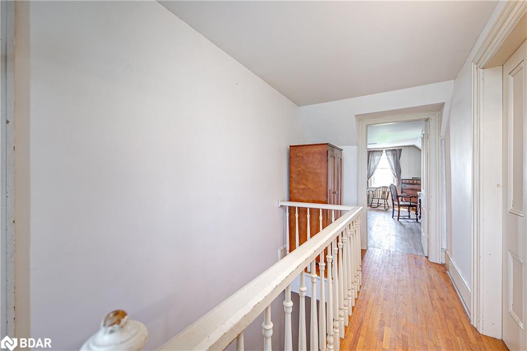 6409 10th Line Property Photo 17