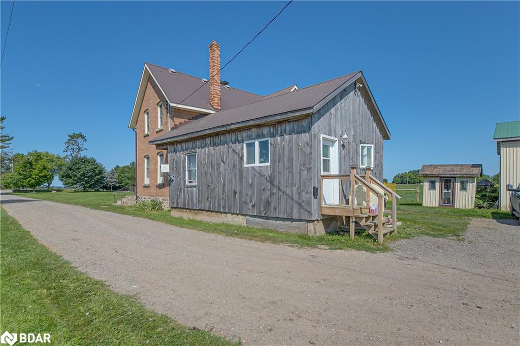 6409 10th Line Property Photo 26