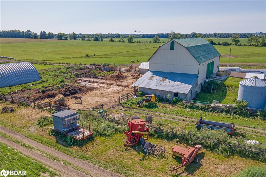6409 10th Line Property Photo 29