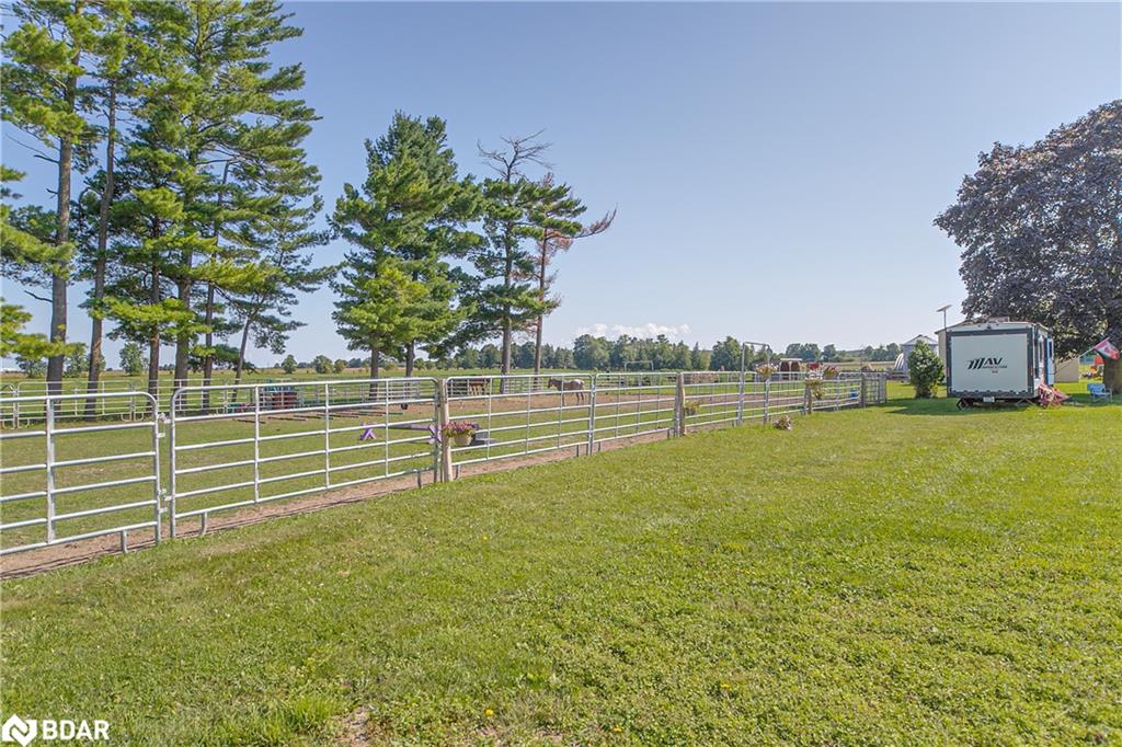 6409 10th Line Property Photo 33