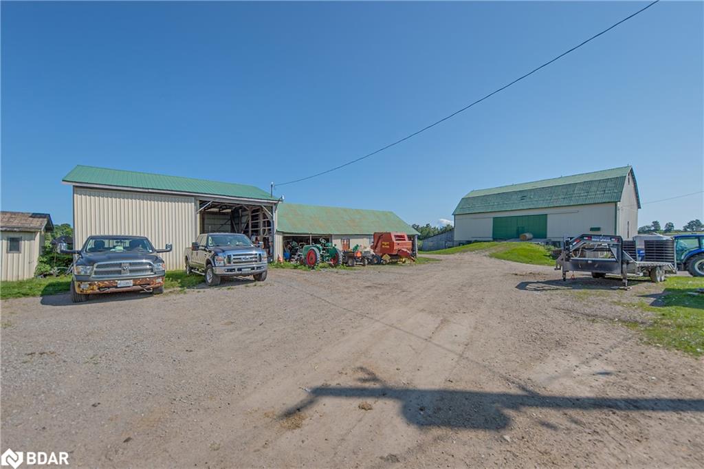6409 10th Line Property Photo 37