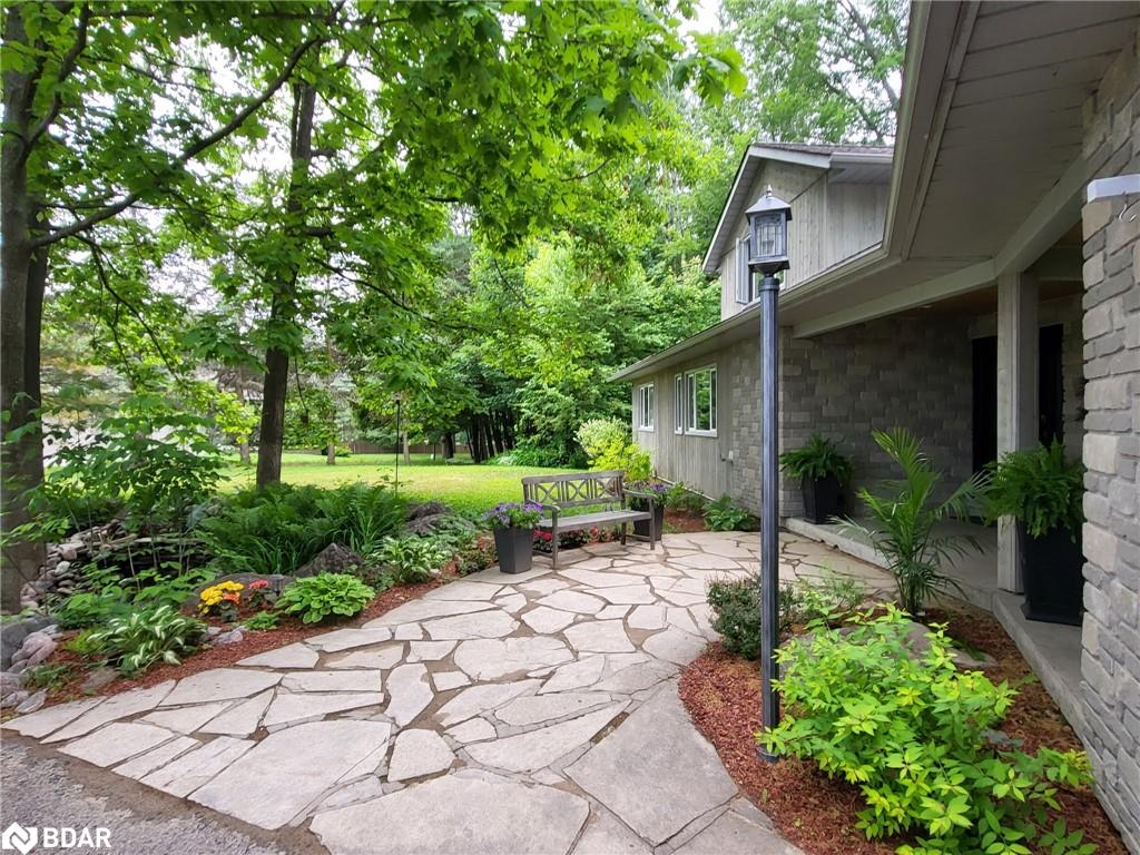 1450 Margaret Crescent Property Photo