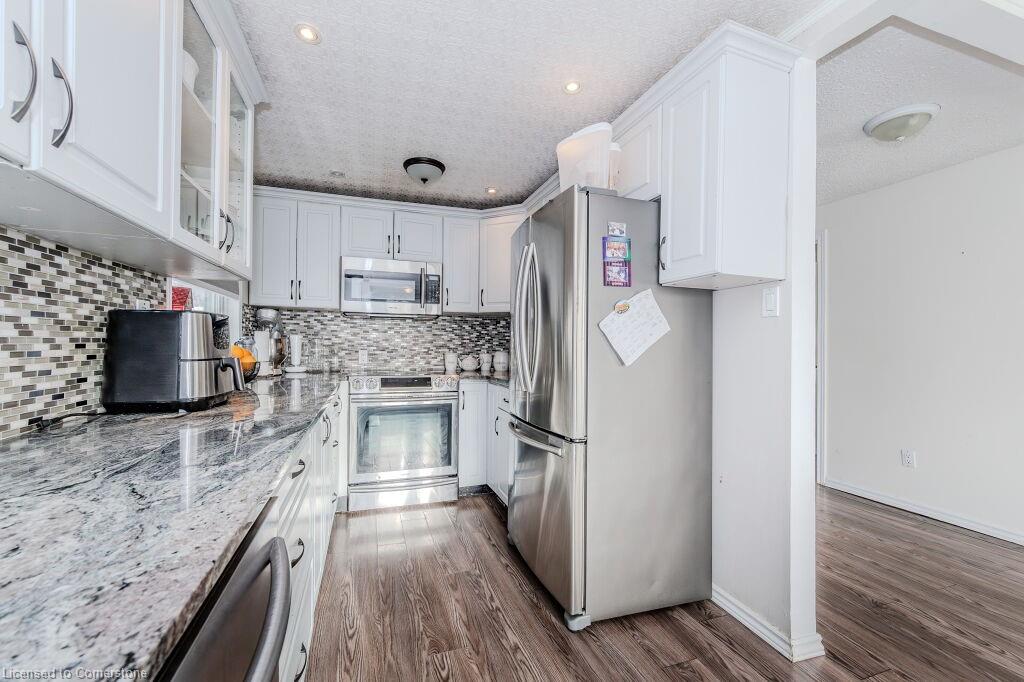 96 Rossford Crescent Property Photo 12