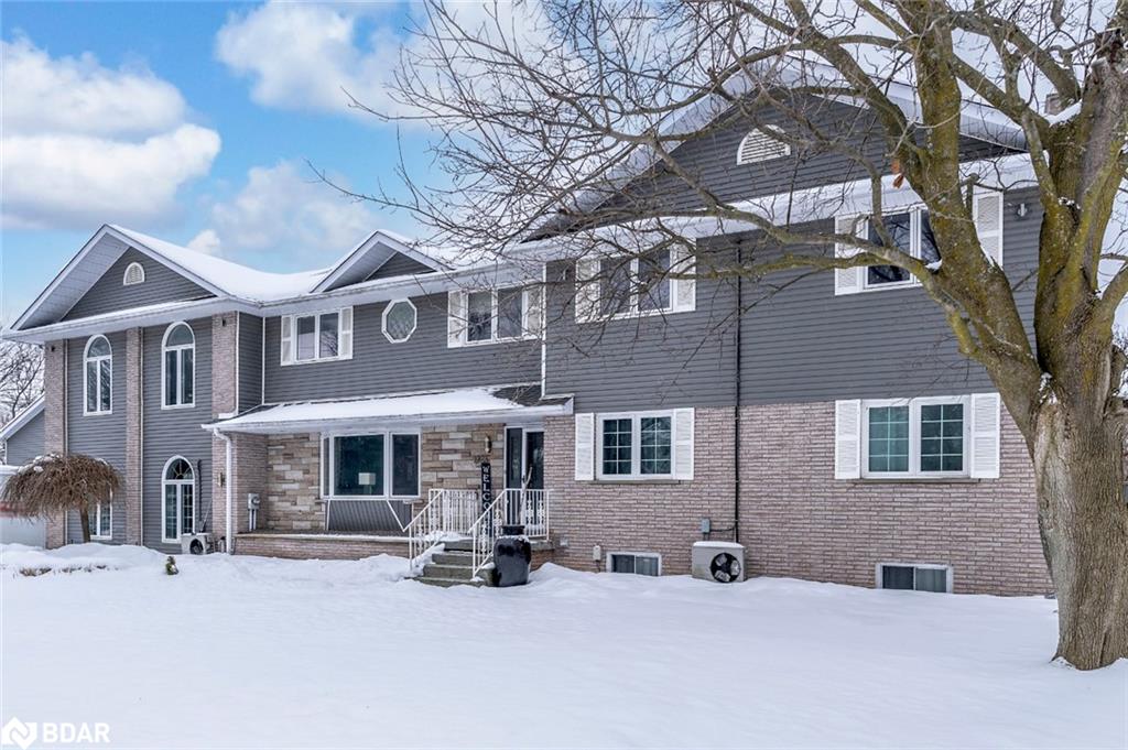 1923 10th Line Property Photo 1