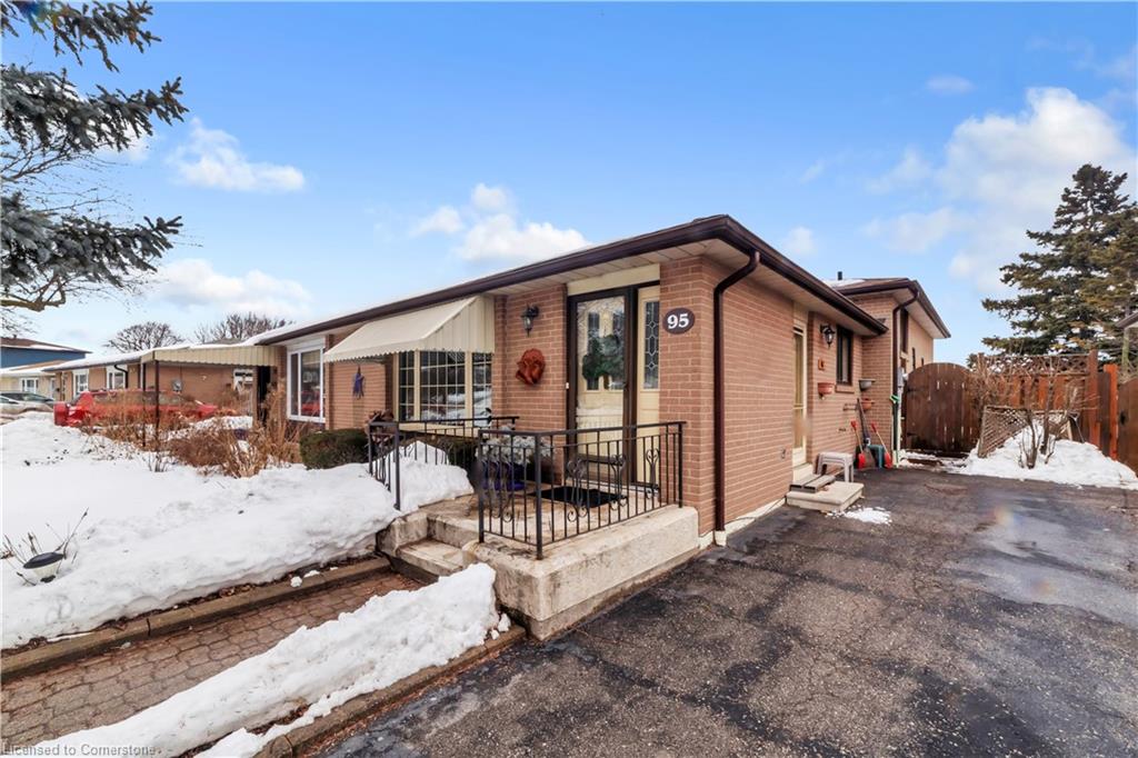 95 Garside Crescent Property Photo
