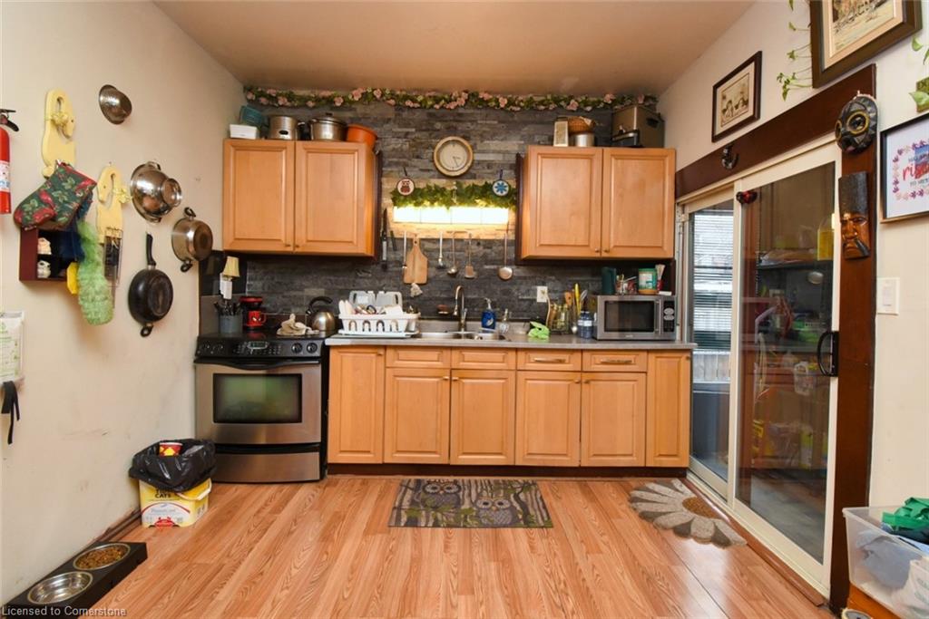 522 Cannon Street E Property Photo 10