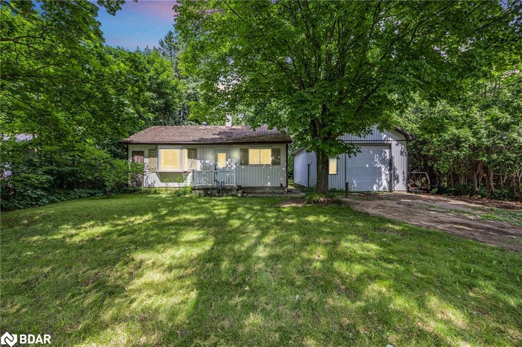 1213 Bayfield St N Street N Property Photo 1