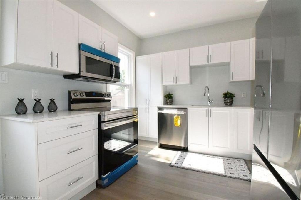 242 Balmoral Avenue N Property Photo 11