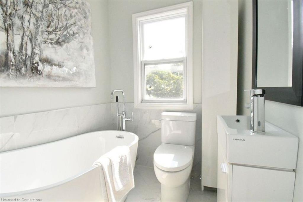 242 Balmoral Avenue N Property Photo 17