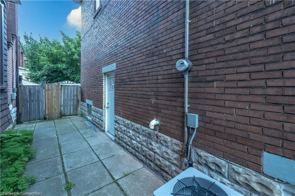 242 Balmoral Avenue N Property Photo 27