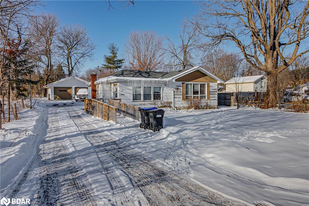 7866 Yonge Street Property Photo