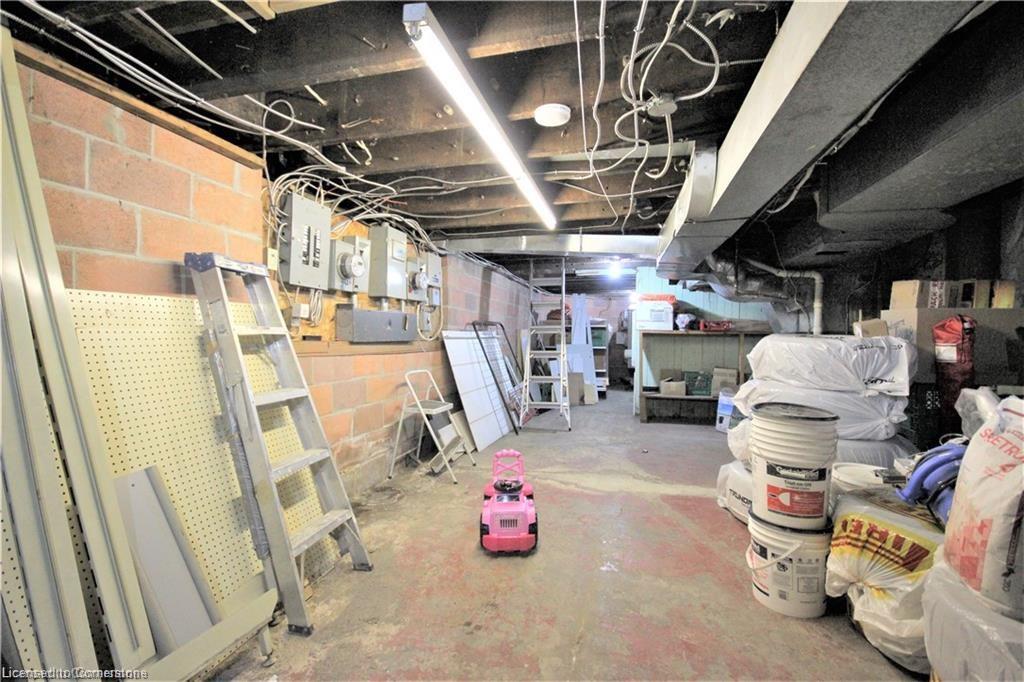 979 King Street E Property Photo 8