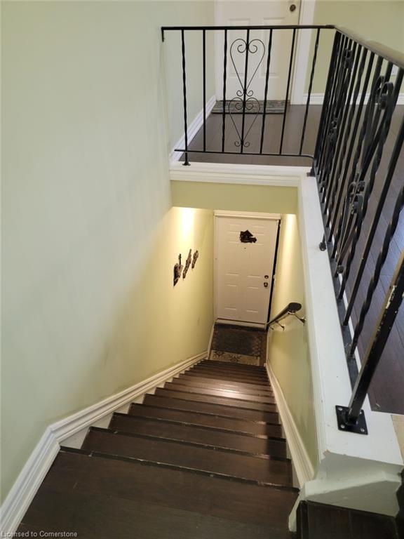 979 King Street E Property Photo 9