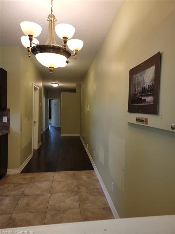 979 King Street E Property Photo 18