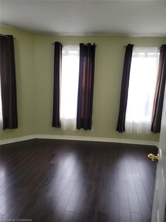 979 King Street E Property Photo 19