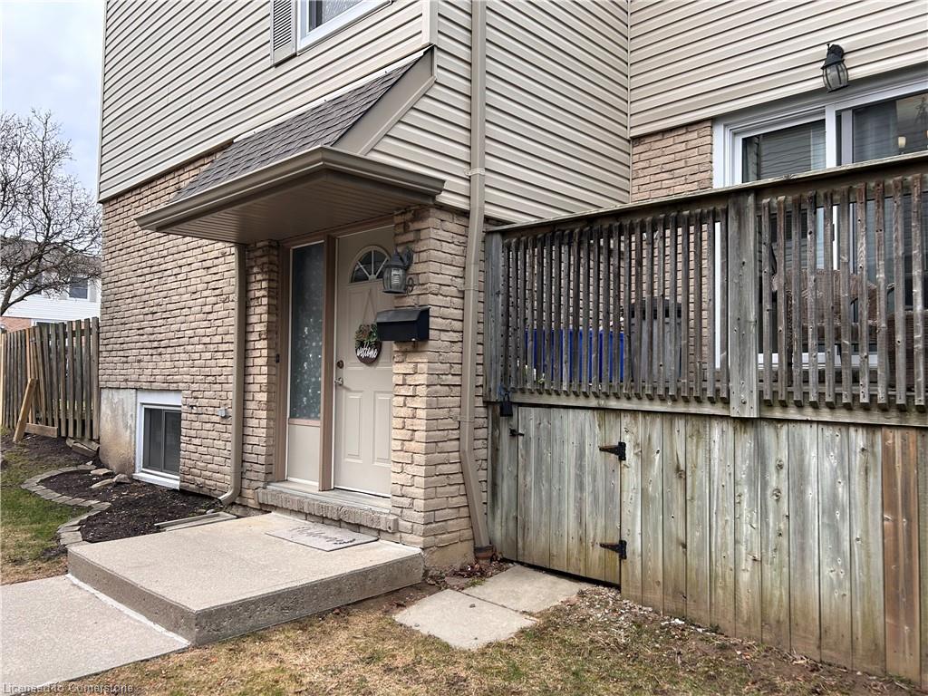 49-1300 Upper Ottawa Street Property Photo