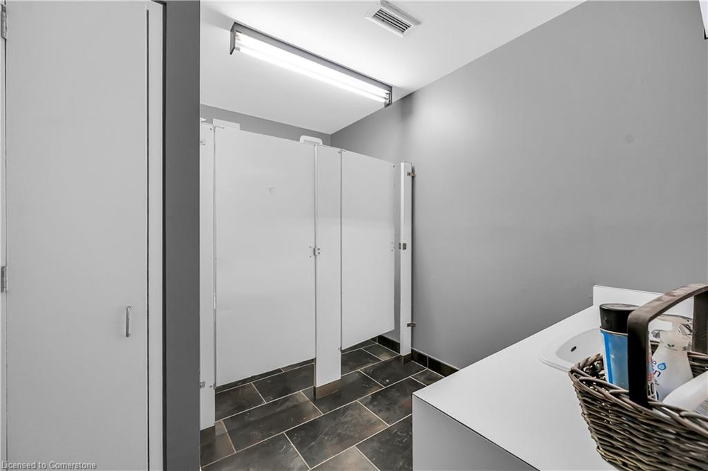 100a-185 Young Street Property Photo 8