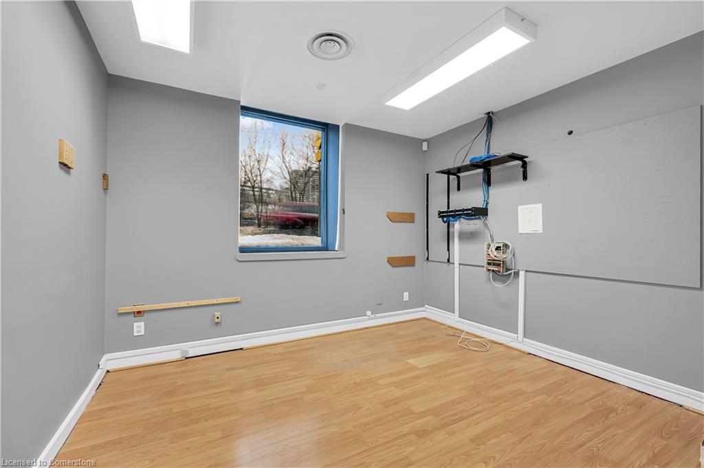 100a-185 Young Street Property Photo 21