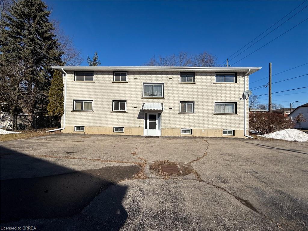 4-36 Graham Avenue Property Photo