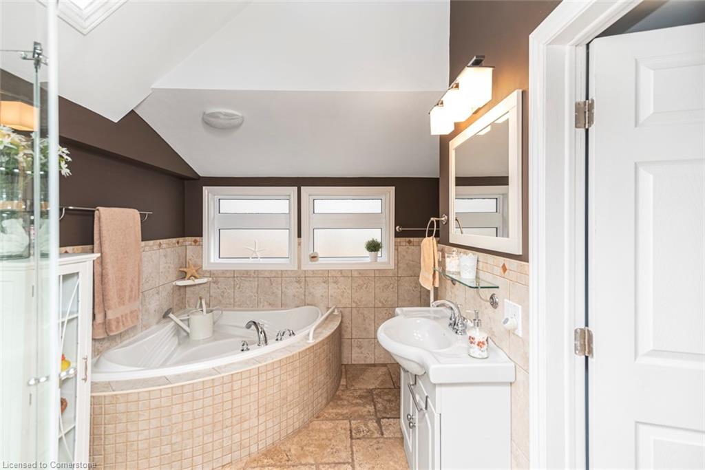 735 Sandy Bay Road Property Photo 21