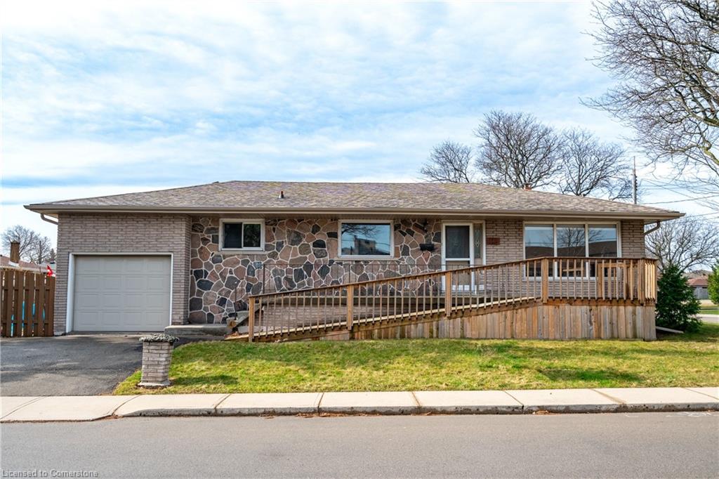 16 Gatineau Drive Property Photo
