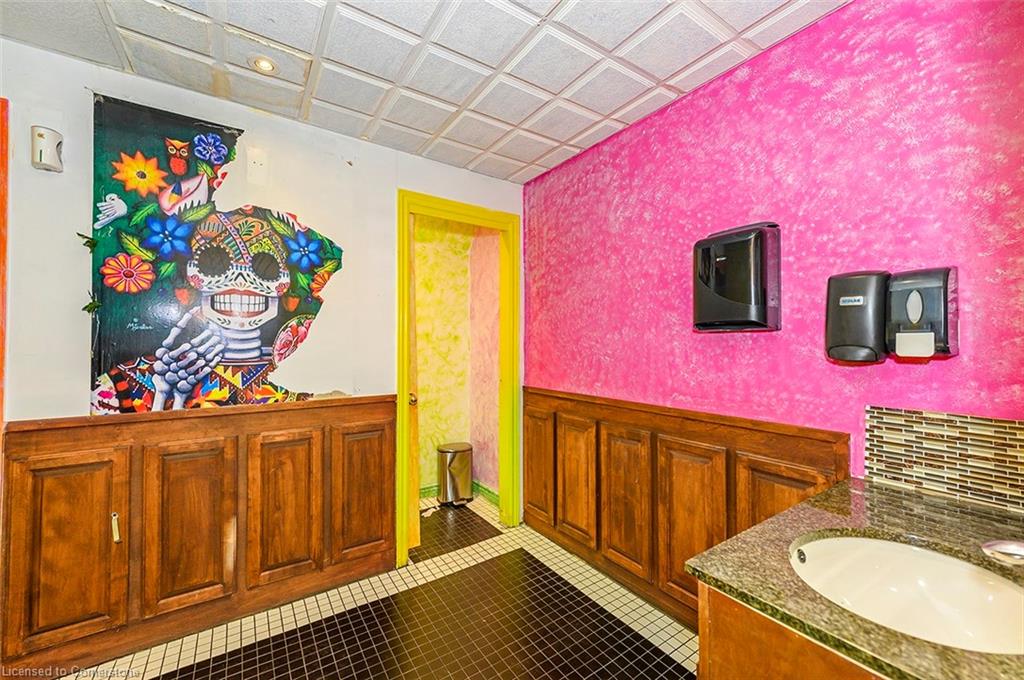 22 Academy Street Property Photo 35