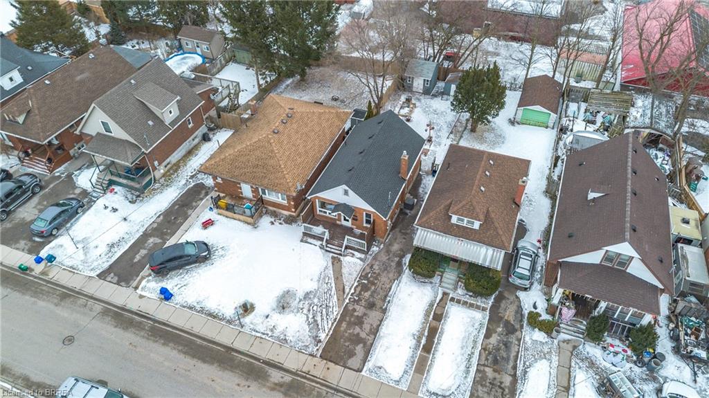 69 Lyons Avenue Property Photo 6
