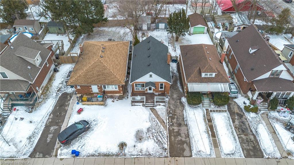 69 Lyons Avenue Property Photo 8