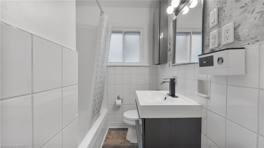 69 Lyons Avenue Property Photo 23