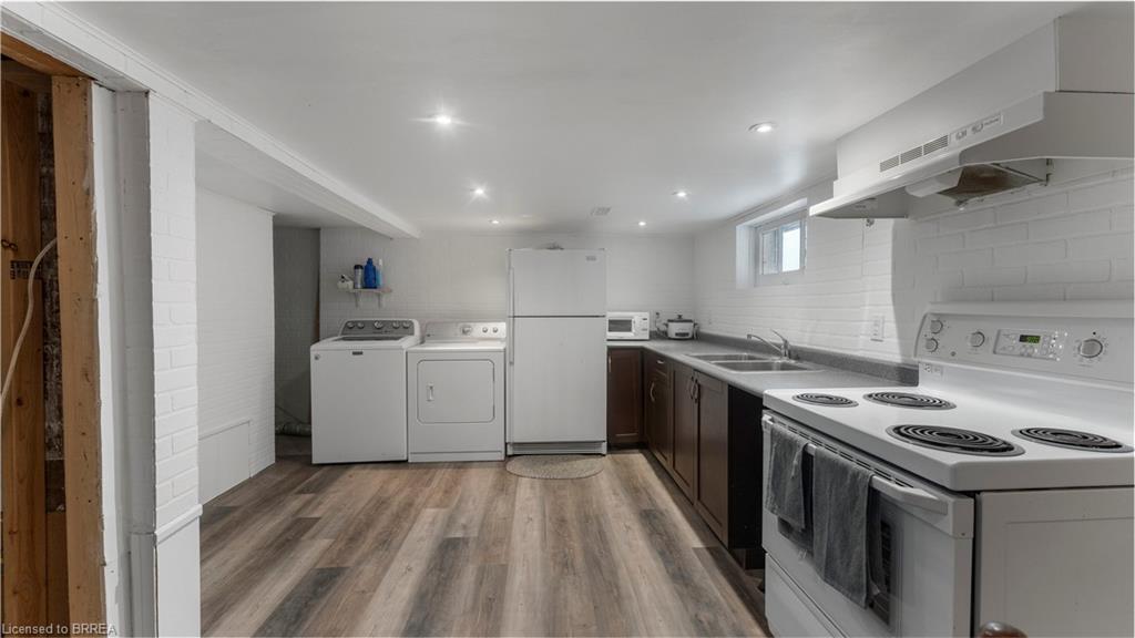 69 Lyons Avenue Property Photo 25