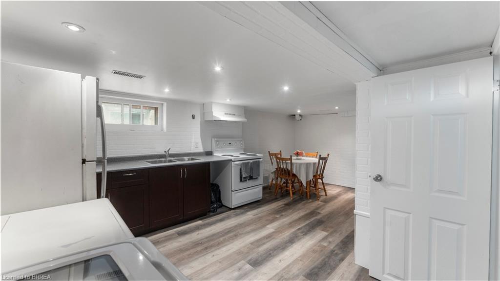 69 Lyons Avenue Property Photo 27