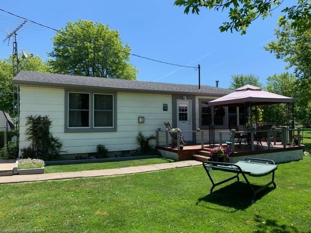 576 Lakeshore Road Property Photo